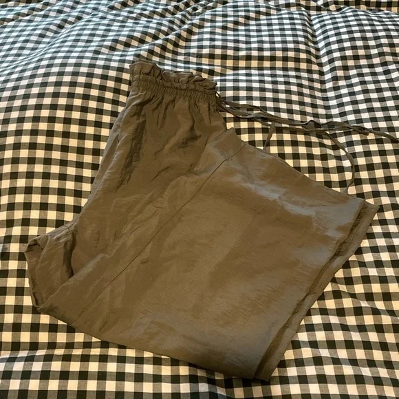 A new day High-Rise Paperbag Waist Wide-Leg Pants - Olive size Small - Picture 2 of 4